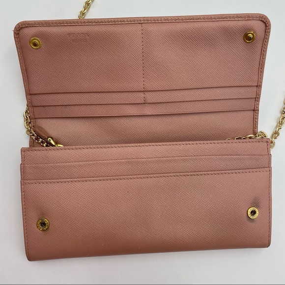 Prada Saffiano Bow Wallet on Chain - Picture 2 of 15